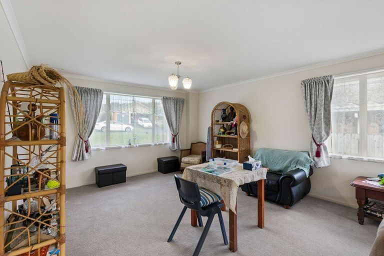 Photo of property in 37 Cabeleigh Drive, Helensville, 0800