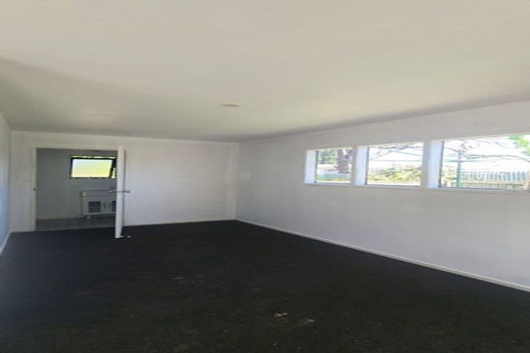 Photo of property in 308 Massey Road, Mangere East, Auckland, 2024
