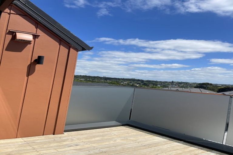 Photo of property in 20b Gilliam Street, New Lynn, Auckland, 0600