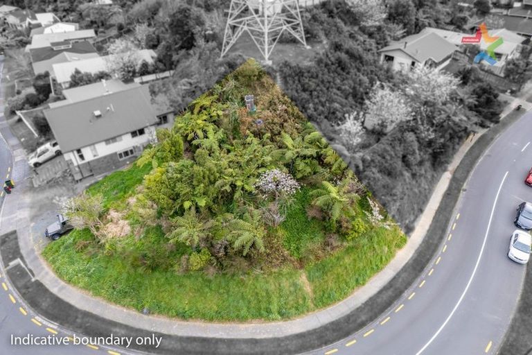 Photo of property in 137 Tirohanga Road, Tirohanga, Lower Hutt, 5010