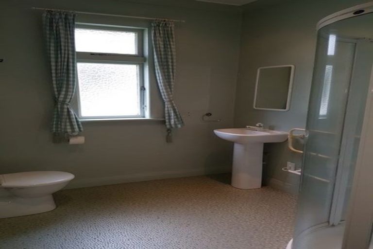 Photo of property in 54a Ferry Street, Seatoun, Wellington, 6022