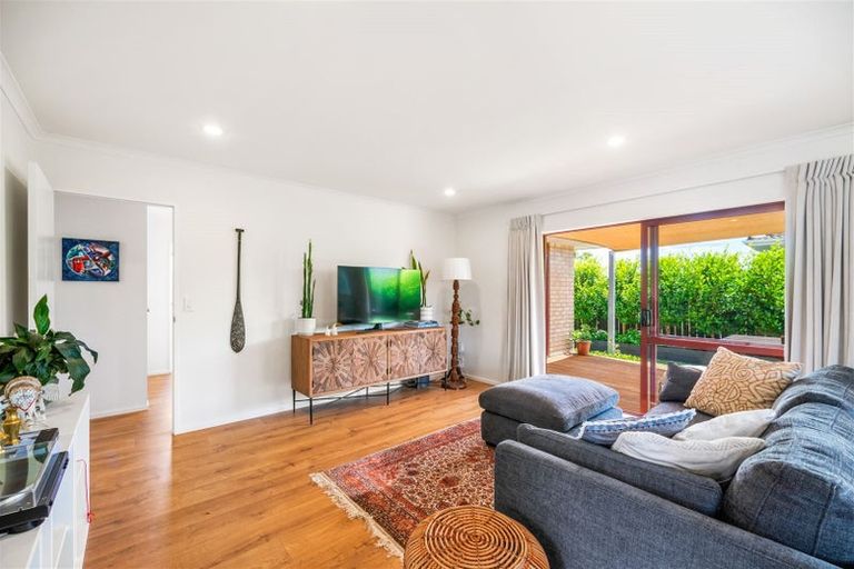 Photo of property in 732d Te Atatu Road, Te Atatu Peninsula, Auckland, 0610