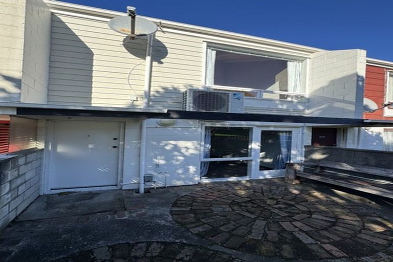 Photo of property in 14a Waiwera Crescent, Maupuia, Wellington, 6022