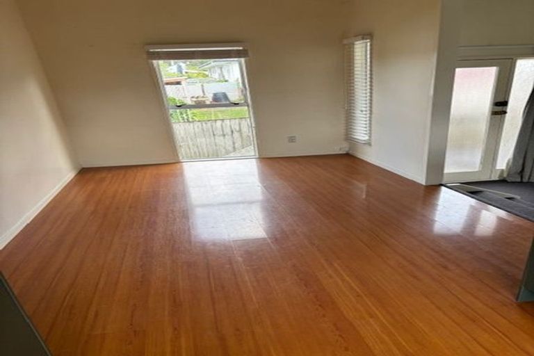 Photo of property in 28 Hiwihau Place, Glenfield, Auckland, 0629