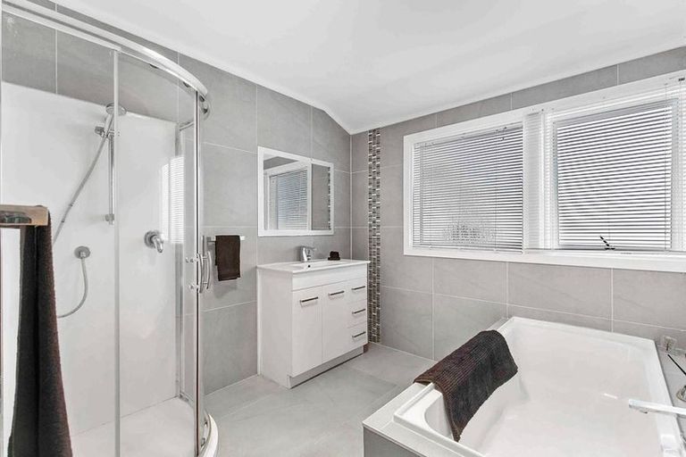 Photo of property in 9 Halcyon Place, Papatoetoe, Auckland, 2025
