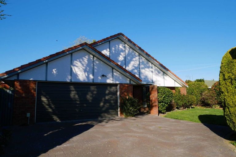Photo of property in 29 Glenburn Place, Avonhead, Christchurch, 8042