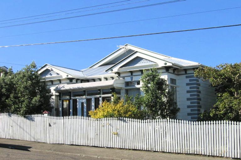 Photo of property in 21 Tamar Street, Island Bay, Wellington, 6023