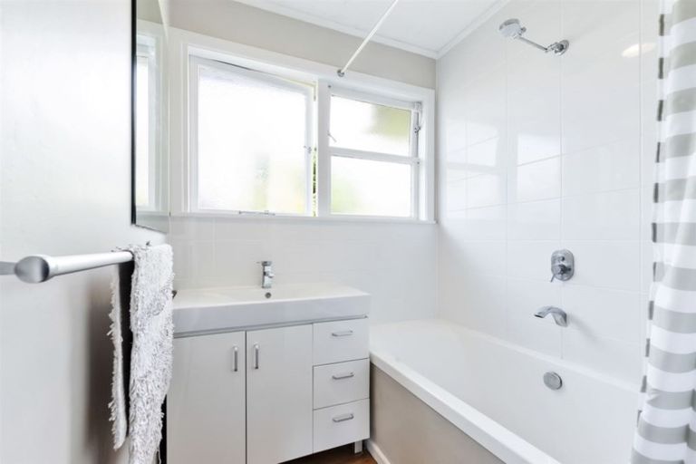 Photo of property in 18 Glenamoy Crescent, Johnsonville, Wellington, 6037