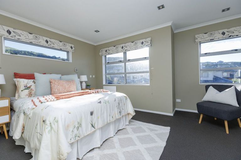Photo of property in 11 Yarnbrook Grove, Churton Park, Wellington, 6037