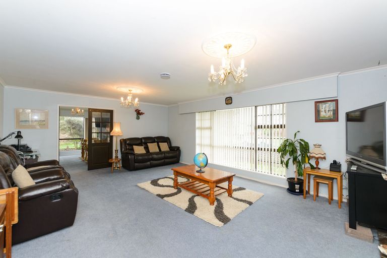 Photo of property in 14 Peter Hall Drive, Kelvin Grove, Palmerston North, 4414