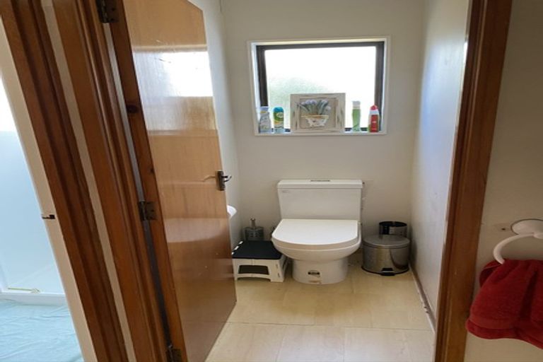 Photo of property in 1/11 Ocean View Road, Hillcrest, Auckland, 0627