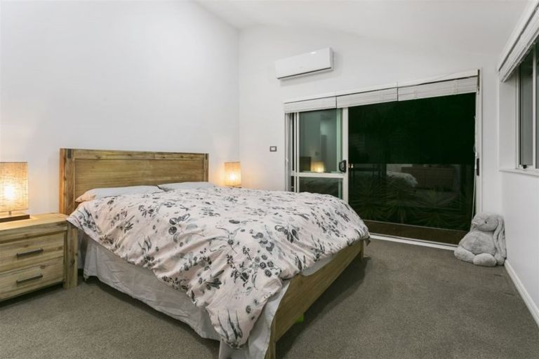 Photo of property in 64 English Oak Drive, Schnapper Rock, Auckland, 0632