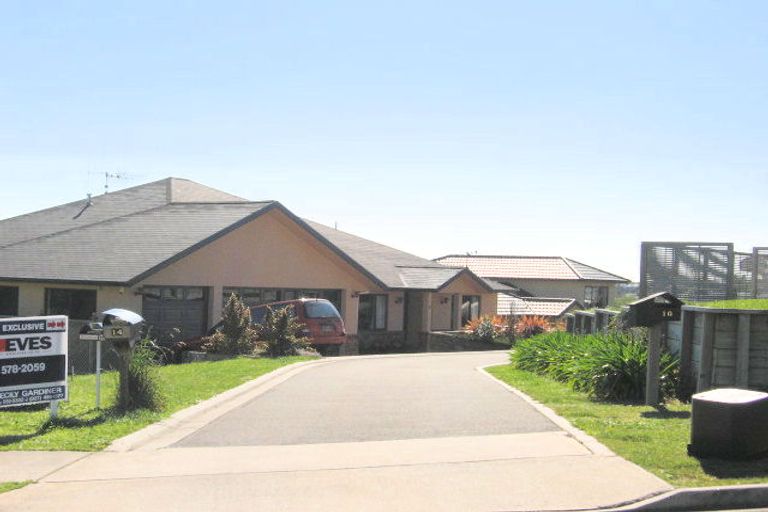 Photo of property in 14 Saint Clements Grove, Bethlehem, Tauranga, 3110