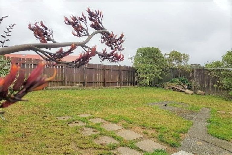 Photo of property in 9 Bellona Place, Cannons Creek, Porirua, 5024