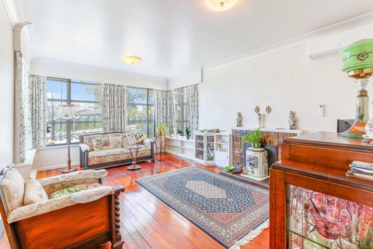 Photo of property in 8 Nikau Street, New Lynn, Auckland, 0600