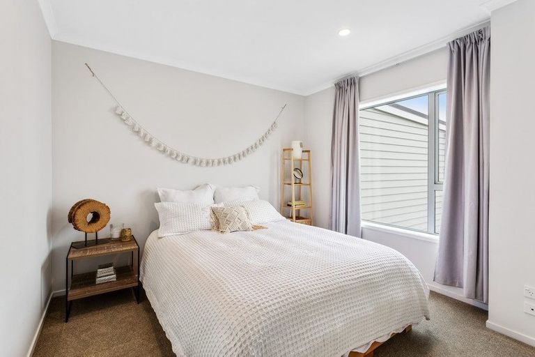 Photo of property in 21 Rangihina Road, Hobsonville, Auckland, 0616