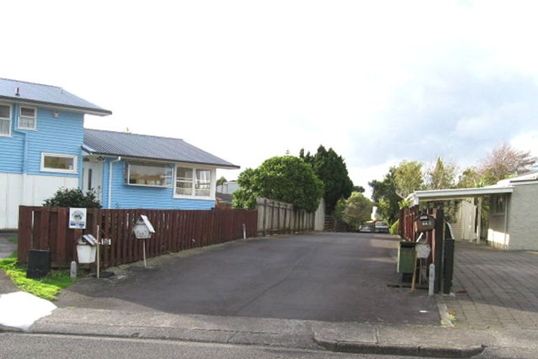 Photo of property in 44 Rewarewa Road, Te Atatu Peninsula, Auckland, 0610