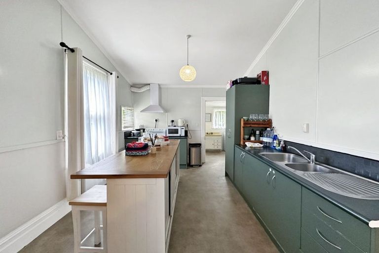 Photo of property in 11 Kelvin Street, Aramoho, Wanganui, 4500