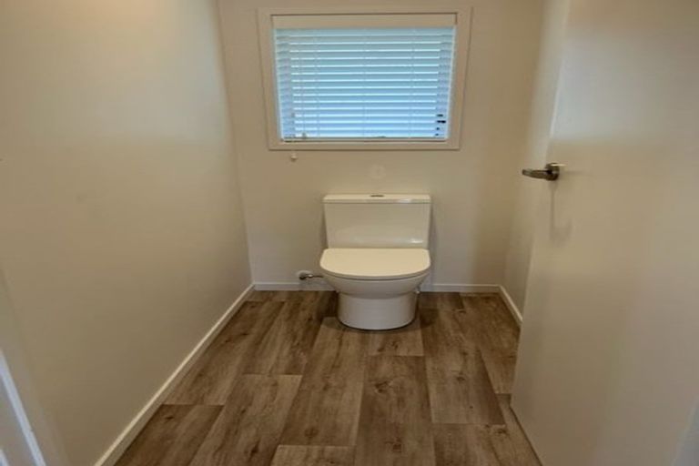 Photo of property in 1/4 Chevron Place, Castor Bay, Auckland, 0620