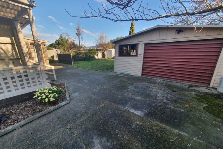 Photo of property in 33 Winsor Crescent, Spreydon, Christchurch, 8024
