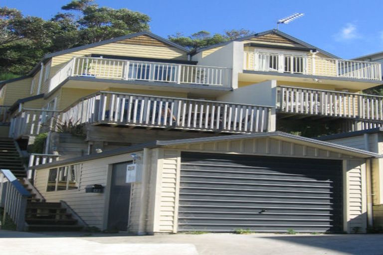 Photo of property in 15 Kopiko Way, Brooklyn, Wellington, 6021