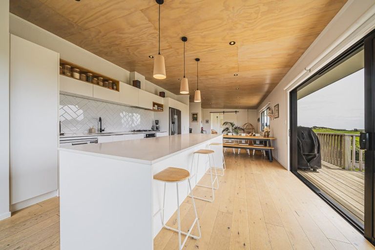 Photo of property in 22b Saint Ives Grove, Whalers Gate, New Plymouth, 4310