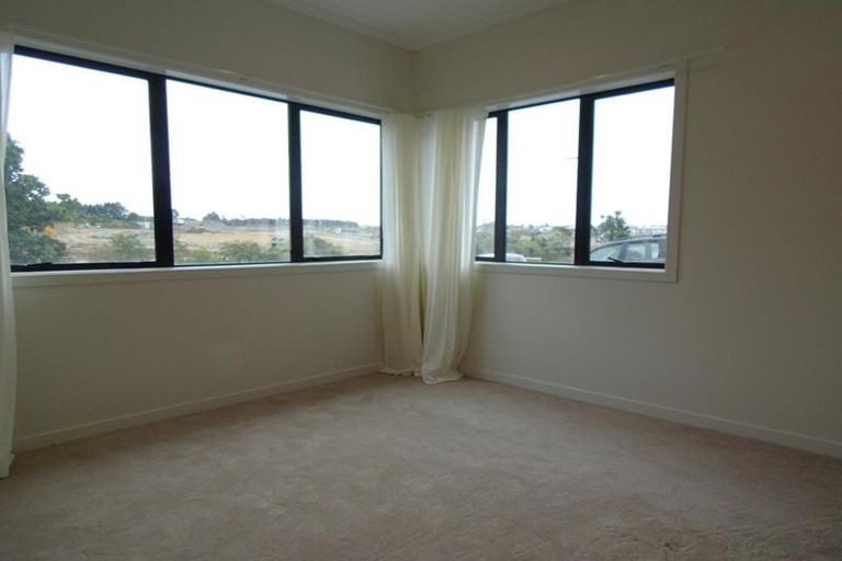 Photo of property in 2 Saltmarsh Road, Hobsonville, Auckland, 0616