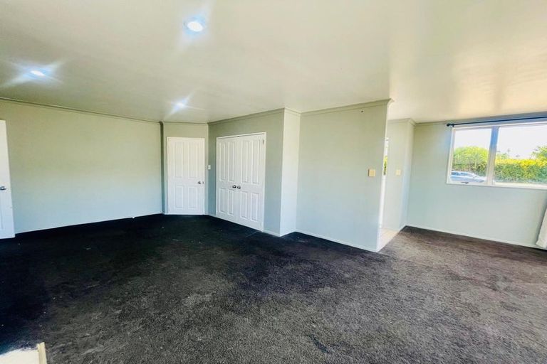 Photo of property in 20 Castlefinn Drive, Weymouth, Auckland, 2103
