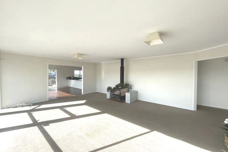 Photo of property in 74 Deacon Road, Riverhead, Kumeu, 0892