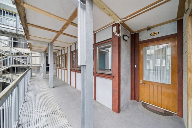 Photo of property in 245/21 Left Bank, Te Aro, Wellington, 6011