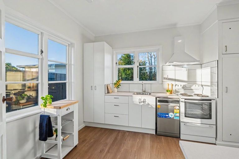 Photo of property in 18 Emmett Street, Shirley, Christchurch, 8013