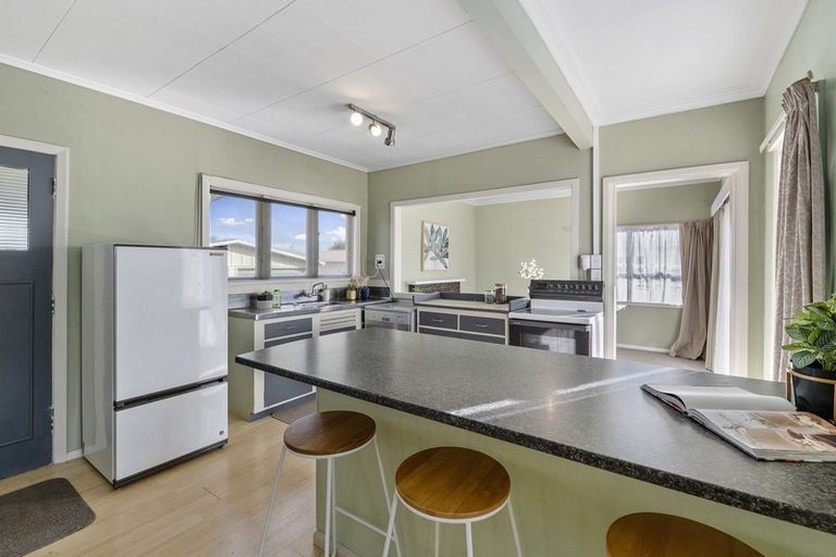 Photo of property in 19 Read Street, Levin, 5510