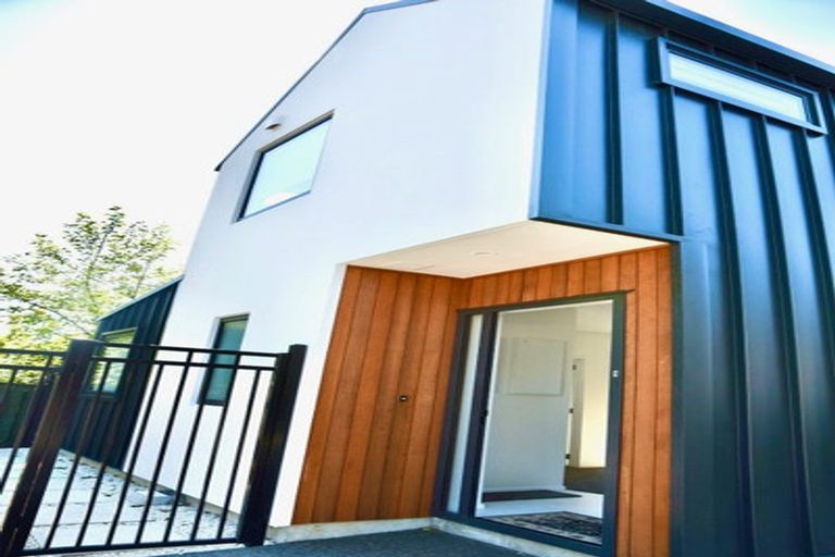 Photo of property in 8/241 Lincoln Road, Addington, Christchurch, 8024