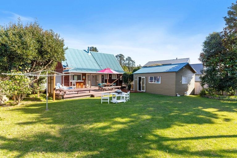 Photo of property in 127 Mckellar Place, Whangamata, 3620
