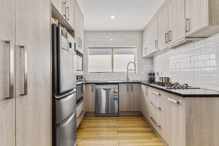 Photo of property in 66 Sunlands Drive, Manurewa, Auckland, 2102