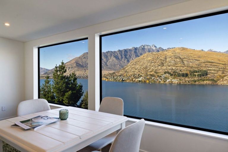Photo of property in 22 Golden Terrace, Queenstown, 9300
