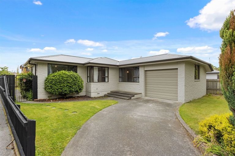 Photo of property in 8 Westburn Terrace, Burnside, Christchurch, 8041