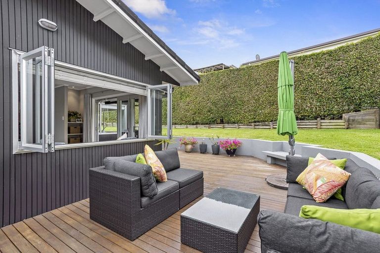 Photo of property in 26 Coromandel Crescent, Mairangi Bay, Auckland, 0630