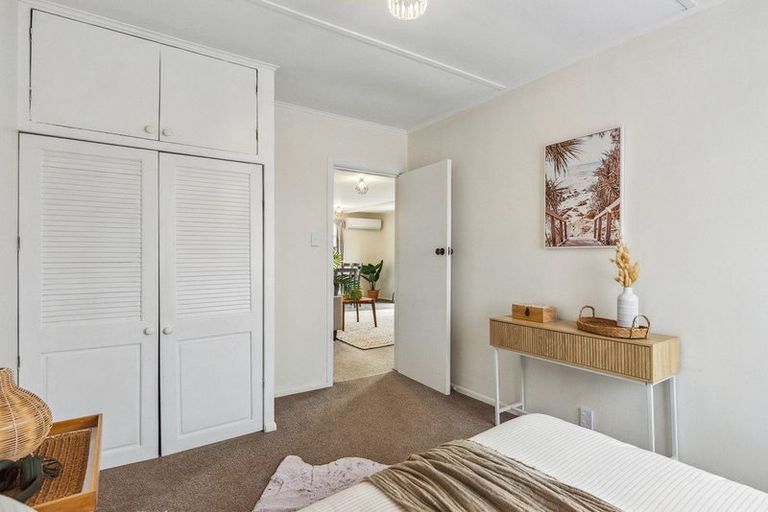 Photo of property in 105 Seaview Road, Paraparaumu Beach, Paraparaumu, 5032