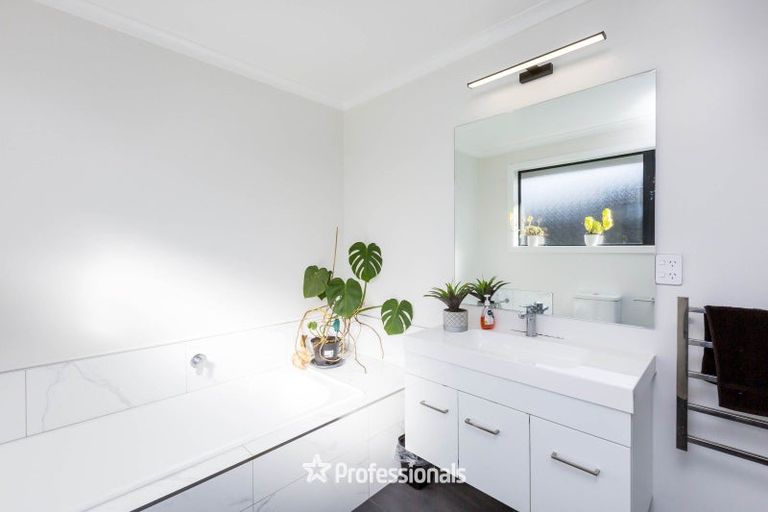 Photo of property in 33 Cynisca Crescent, Wallaceville, Upper Hutt, 5018