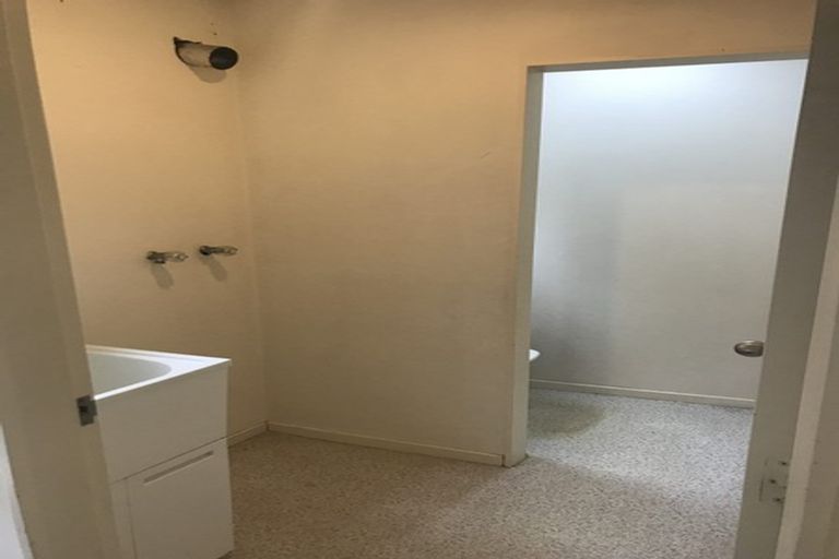 Photo of property in 2u1 Malcolm Lane, Thorndon, Wellington, 6011