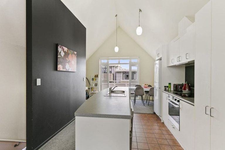 Photo of property in Pirie Street Townhouses, 18/35u Pirie Street, Mount Victoria, Wellington, 6011