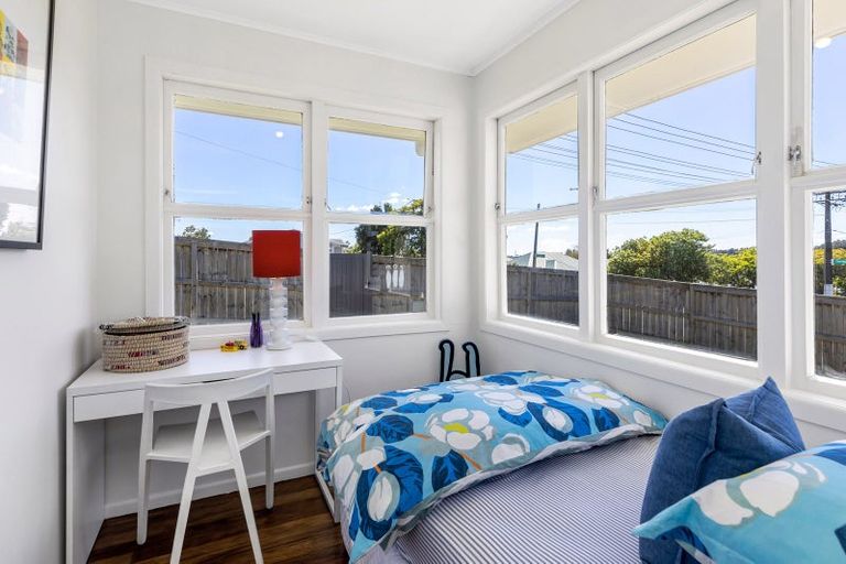 Photo of property in 40 Rosier Road, Glen Eden, Auckland, 0602