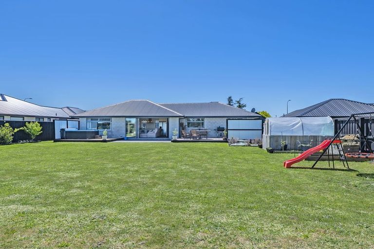 Photo of property in 13 Huntaway Lane, Dunsandel, 7682