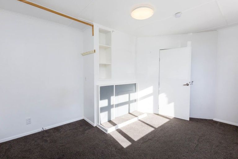 Photo of property in 35 Hanson Grove, Stokes Valley, Lower Hutt, 5019