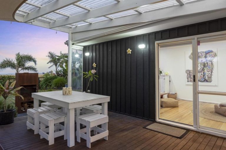 Photo of property in 1021b Papamoa Beach Road, Papamoa Beach, Papamoa, 3118