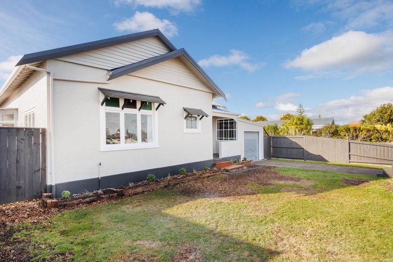 Photo of property in 47 Fitzroy Street, Terrace End, Palmerston North, 4410