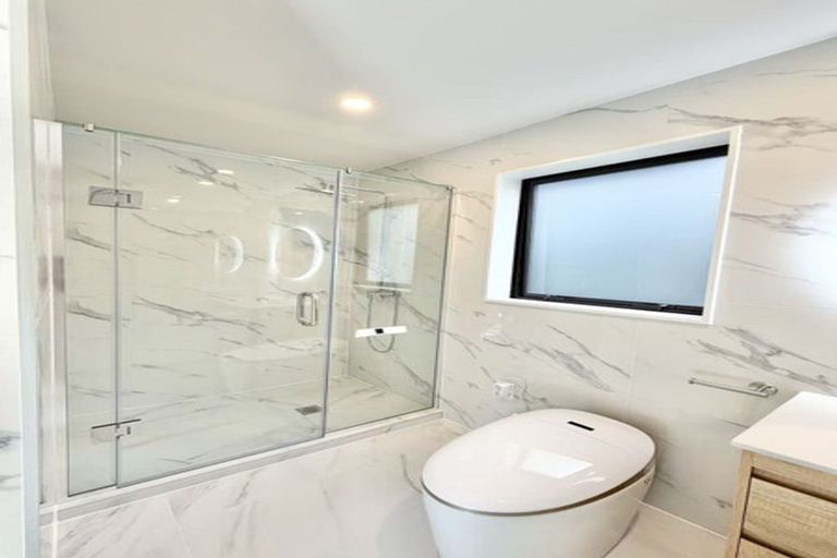 Photo of property in 7/6 Woodhouse Place, West Harbour, Auckland, 0618