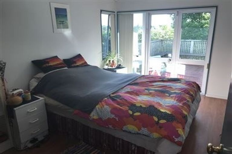 Photo of property in 11 Highbury Bypass, Birkenhead, Auckland, 0626
