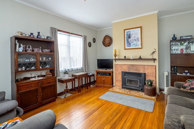 Photo of property in 1 Mcgregor Crescent, Masterton, 5810